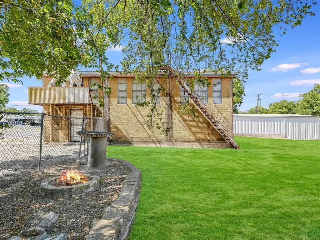 1010 N Main St, Taylor, TX 76574 - #1