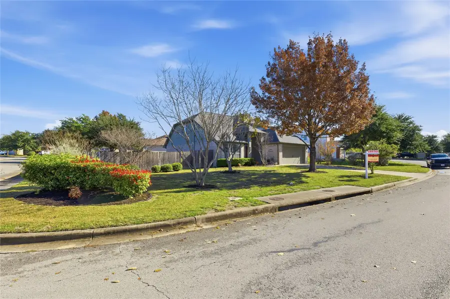 201 Cassandra Dr, Hutto, TX 78634 - Image #2