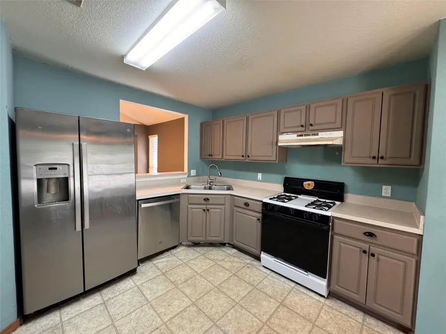 207 Wilderness Trl, Elgin, TX 78621 - #3