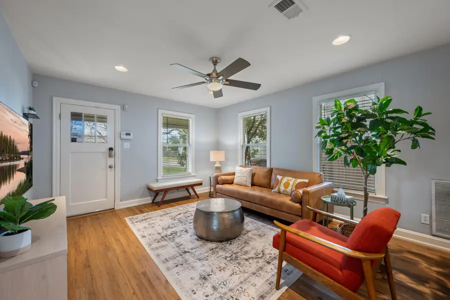 930 E 52nd St, Austin, TX 78751 - #3