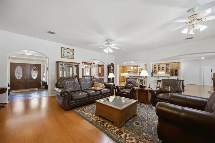 197 Elm Wood Dr, Elgin, TX 78621 - #2