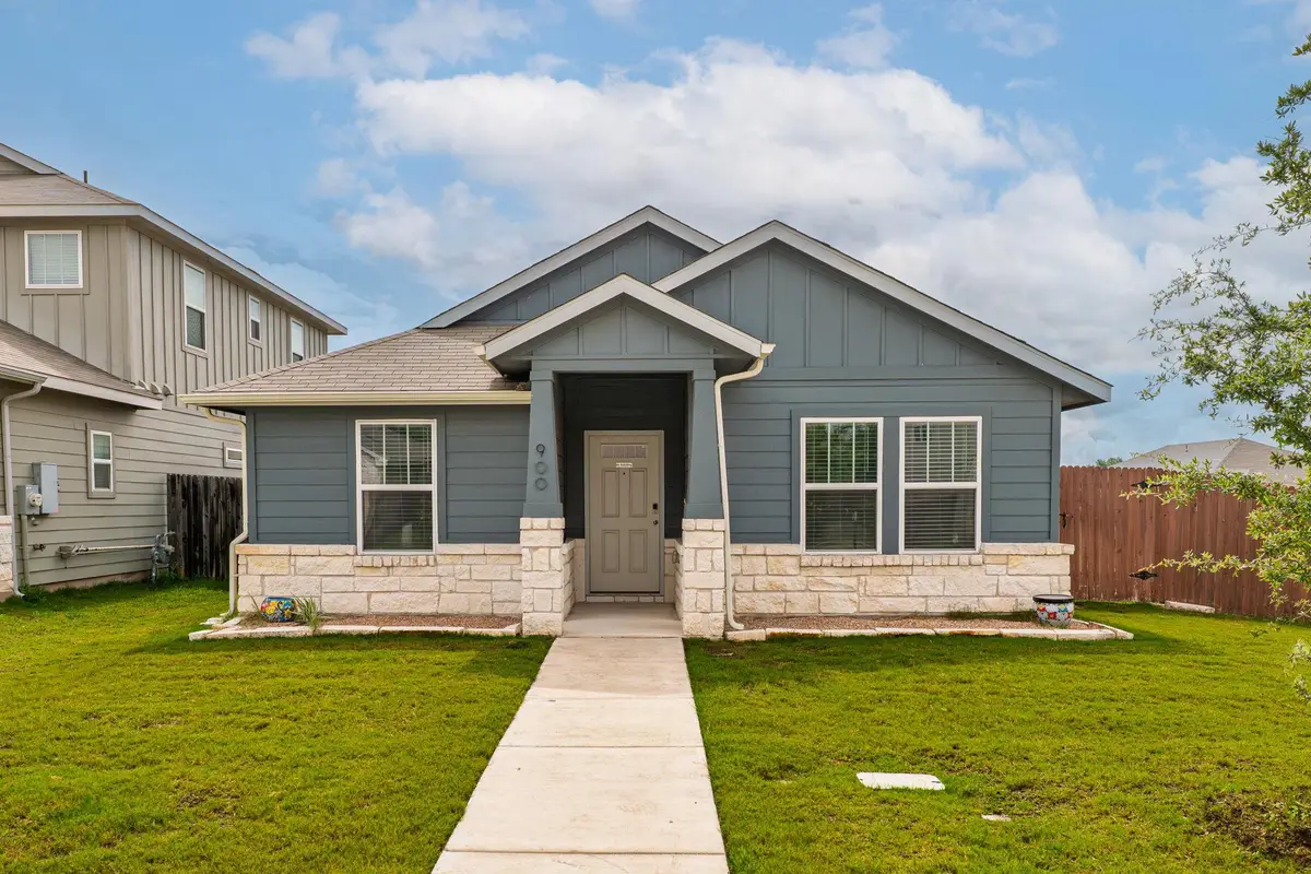 900 Main St, Hutto, TX 78634 - #1