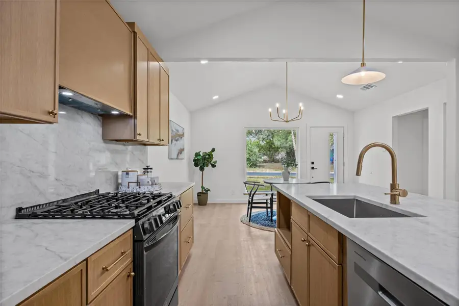 811 Glen Oak Dr, Austin, TX 78745 - #2