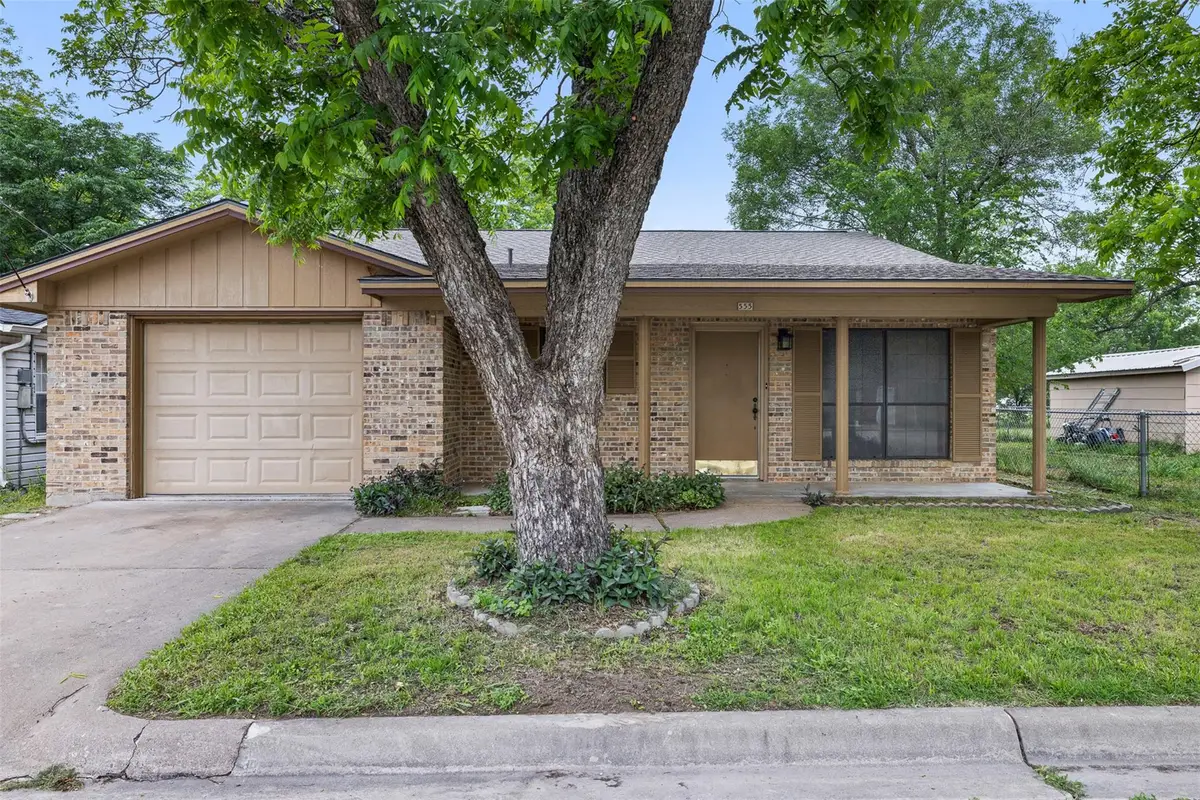 555 E Houston St, Giddings, TX 78942 - #1