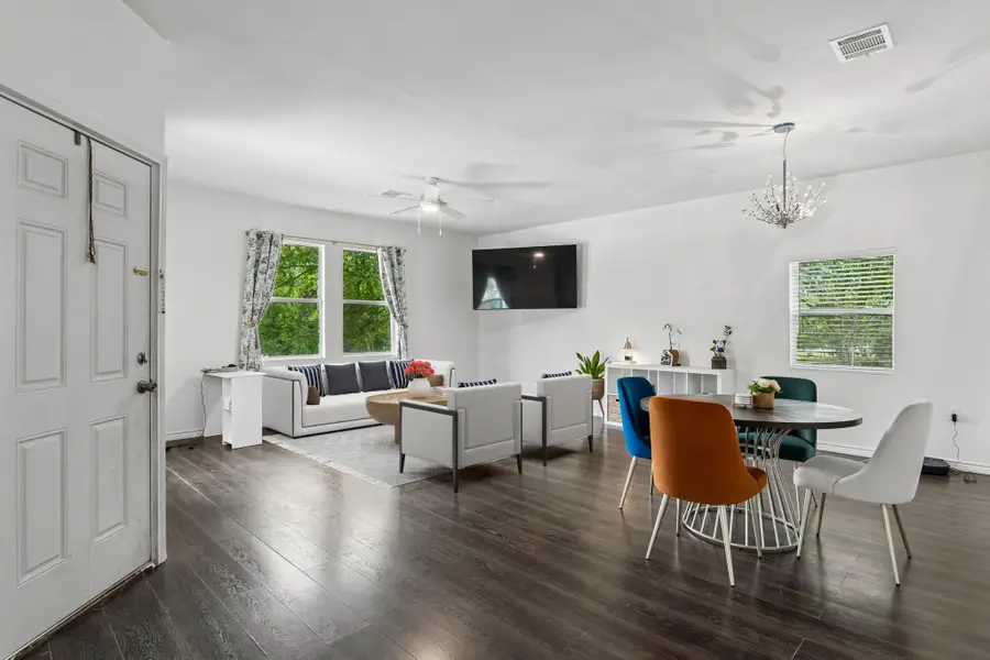 810 Lamar St, Luling, TX 78648 - #3