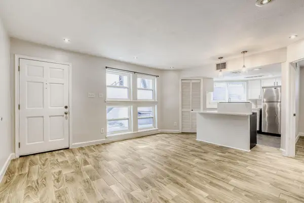 1500 Woodlawn Blvd #105, Austin, TX 78703