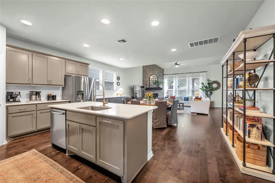 207 Patriot Dr, Buda, TX 78610 - Image #2