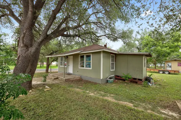 3007 Michoacan Dr, Del Valle, TX 78617