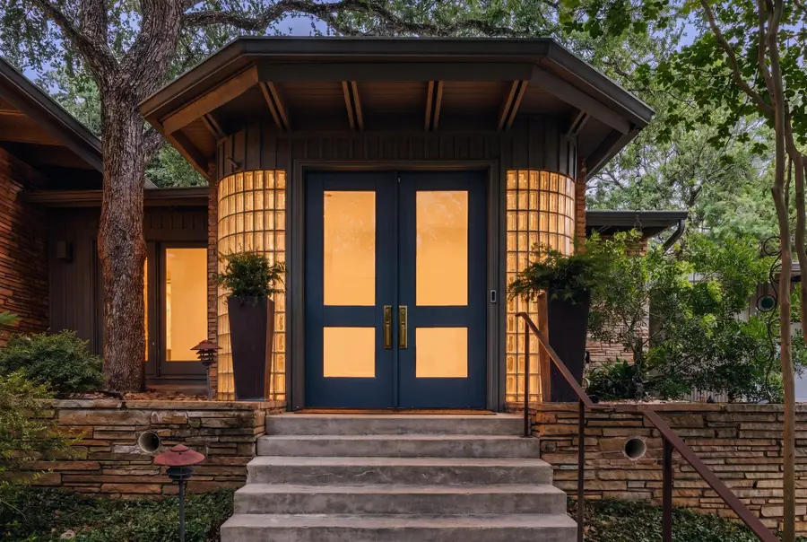 3304 Cherry Tree Cir, Austin, TX 78731 - #3