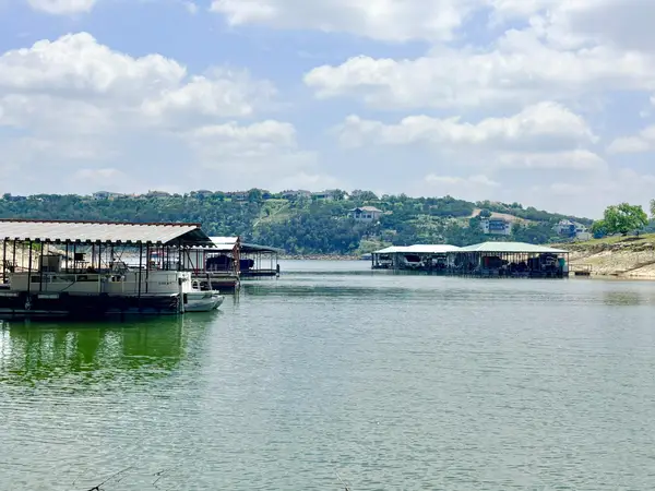 1115 Edgewater Dr, Spicewood, TX 78669