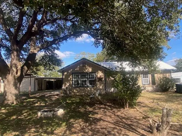 214 S Hackberry Ave, Luling, TX 78648 - Image #3