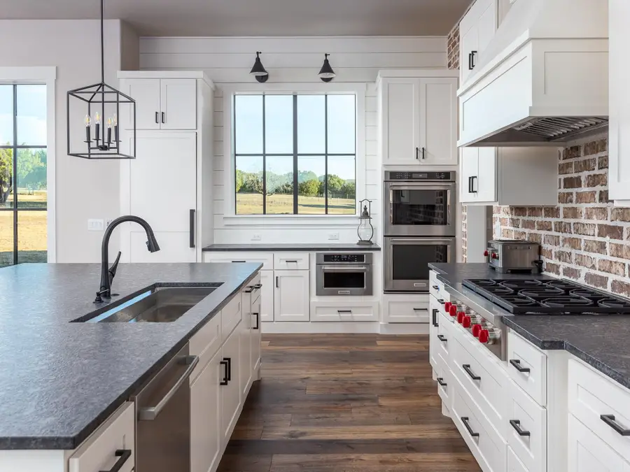 325 Sundance Trl, Liberty Hill, TX 78642 - #2