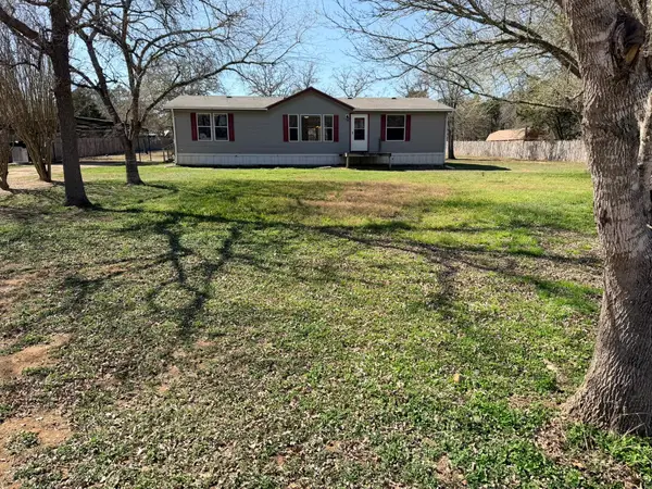 185 Peace Pipe, Smithville, TX 78957