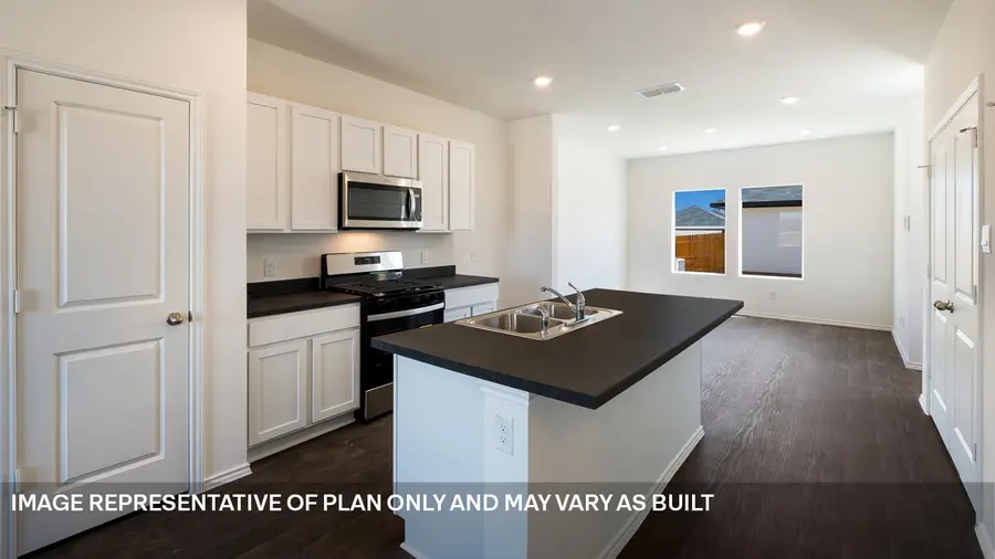 321 Santo Domingo Rd, Bastrop, TX 78602 - #2