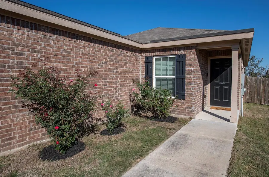 216 Millers Loop, Jarrell, TX 76537 - #3