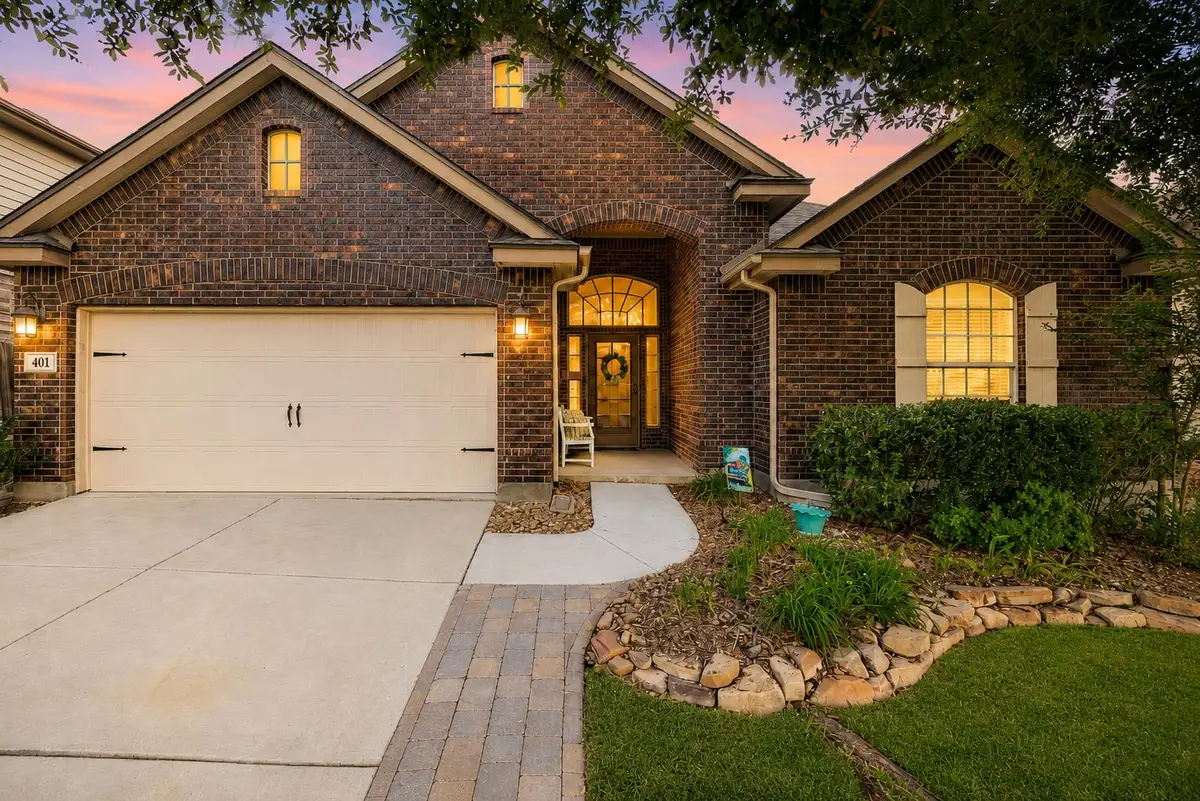 401 Canterbury Hl, Cibolo, TX 78108 - #1