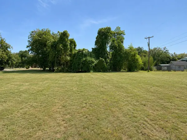 105 Navasota Ln, Seguin, TX 78155