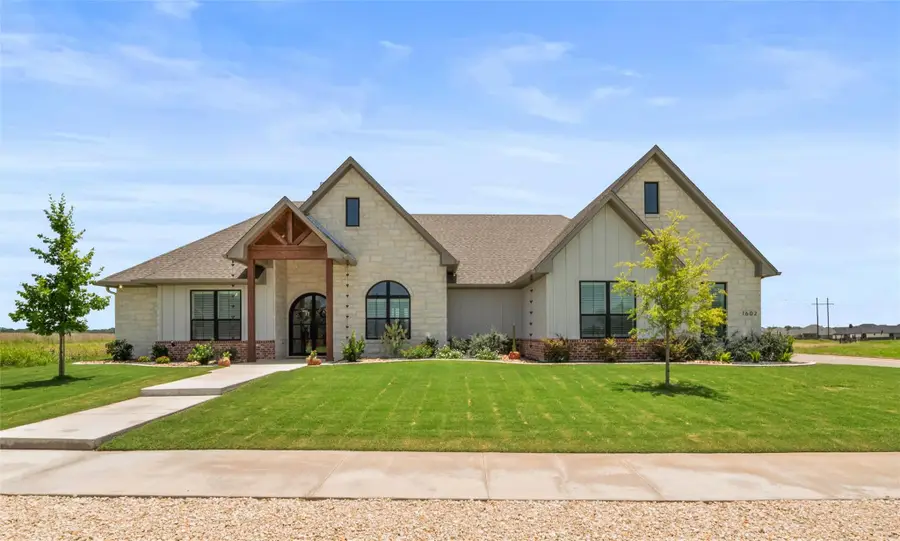 1602 Hunt Dr, Salado, TX 76571 - #2