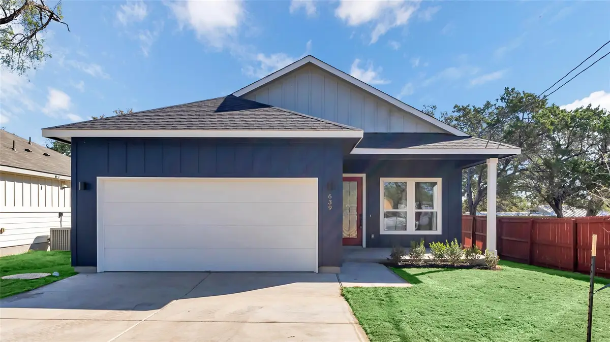 639 Magnolia Ln, Cottonwood Shores, TX 78657 - Image #1