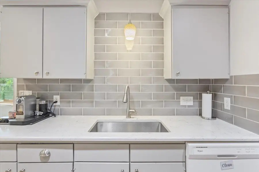 2100 Oakridge Dr, Round Rock, TX 78681 - Image #3