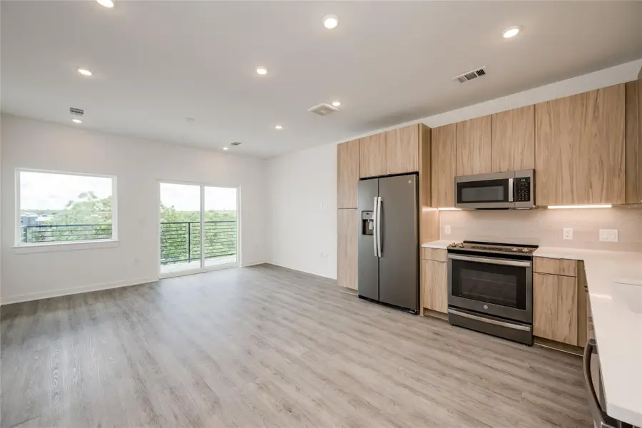 4802 S Congress Ave #303, Austin, TX 78745 - Image #3