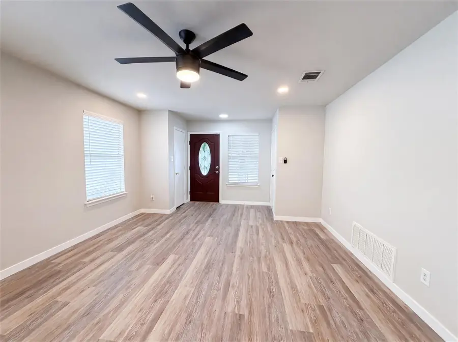 1076 Shadow Creek Blvd, Buda, TX 78610 - #2