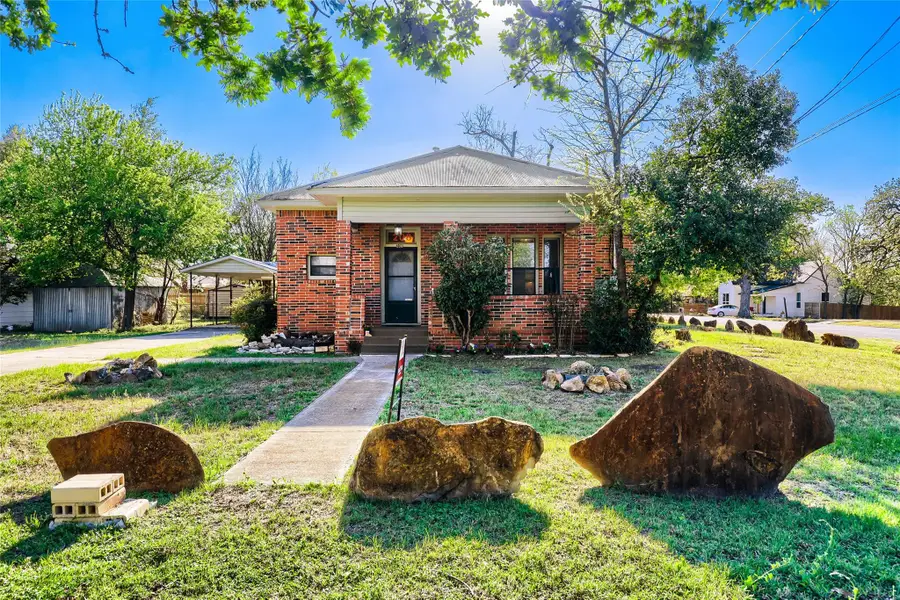 208 N Avenue, Elgin, TX 78621 - #2