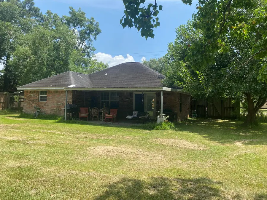 920 W Buccaneer Dr W, Winnie Stowell, TX 77665 - #3