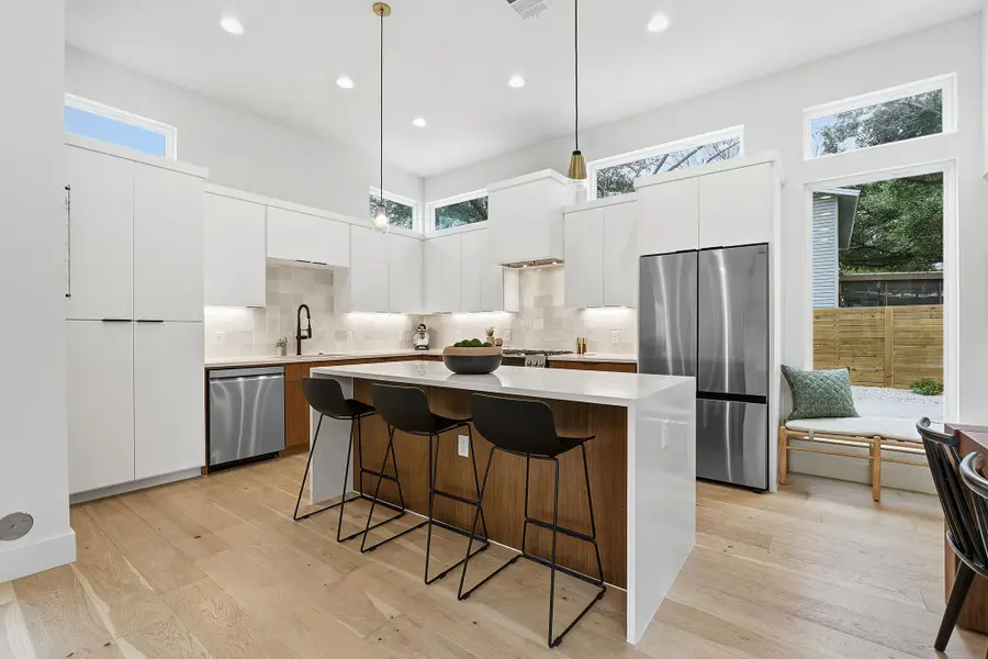 610 Amesbury Ln, Austin, TX 78752 - Image #2