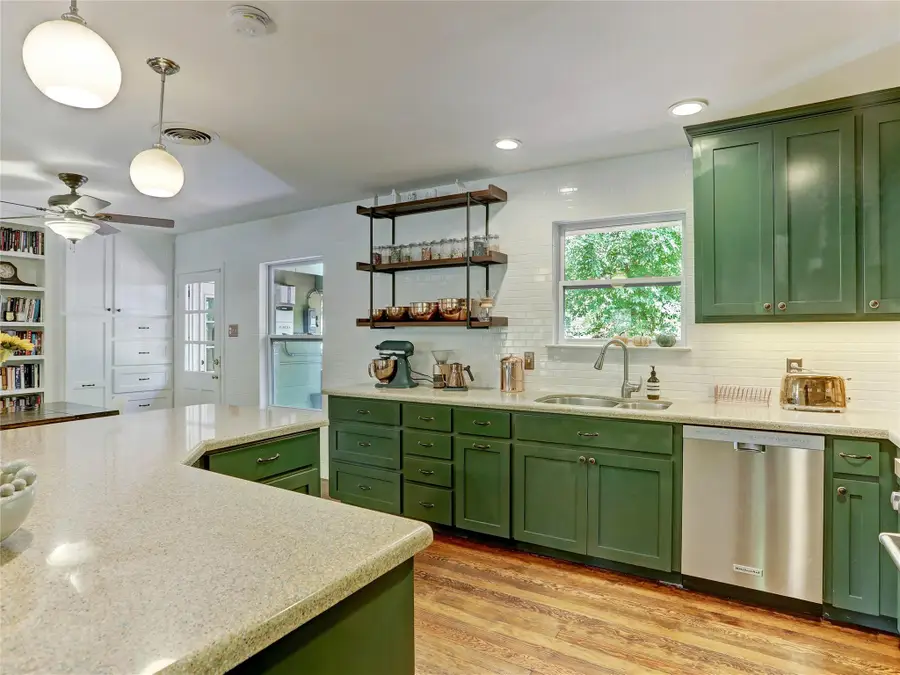 1804 E 39th St, Austin, TX 78722 - #2