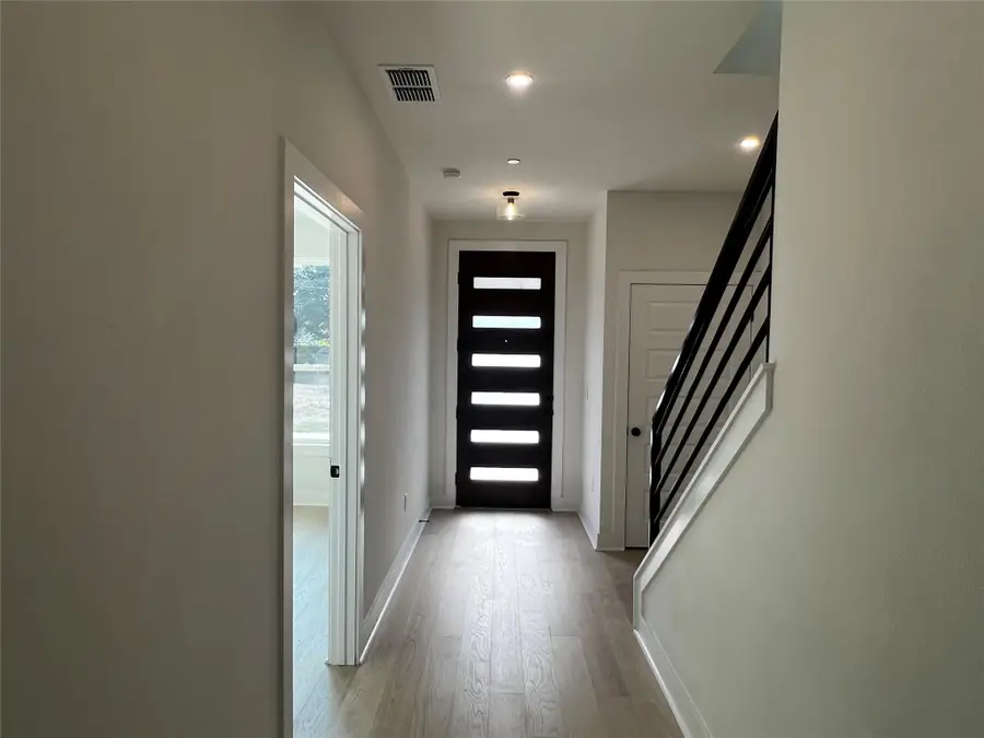 200 W 56th St #5102, Austin, TX 78751 - Image #2