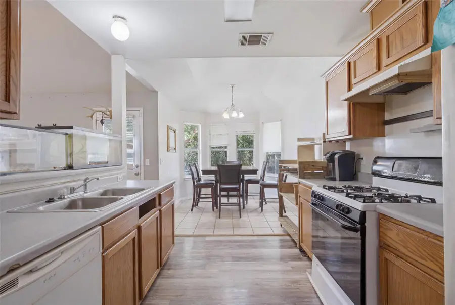 218 Juniper St, Georgetown, TX 78626 - #2
