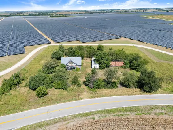 18008 Manda Carlson Rd, Coupland, TX 78615