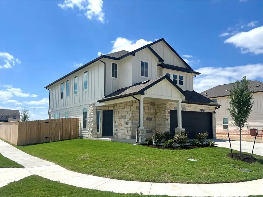 365 Young St, Buda, TX 78610 - #2