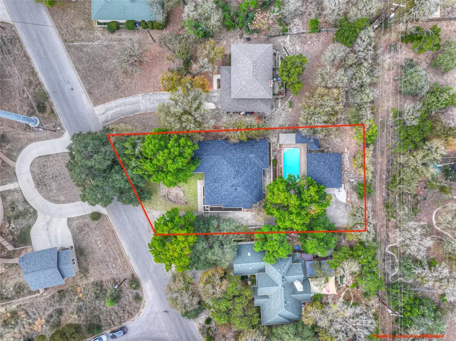 208 Quail Creek Dr, San Marcos, TX 78666 - Image #2