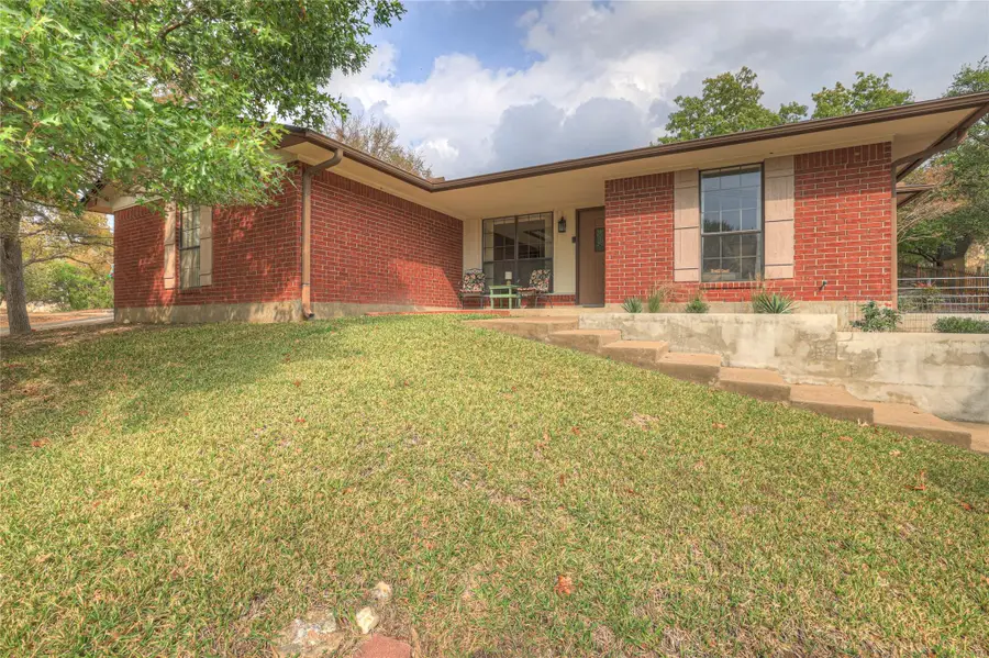 208 Quail Creek Dr, San Marcos, TX 78666 - Image #3