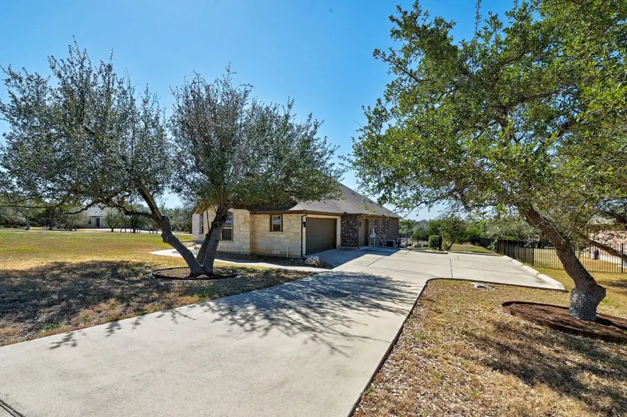 960 Blue Ridge Dr, Dripping Springs, TX 78620 - #2