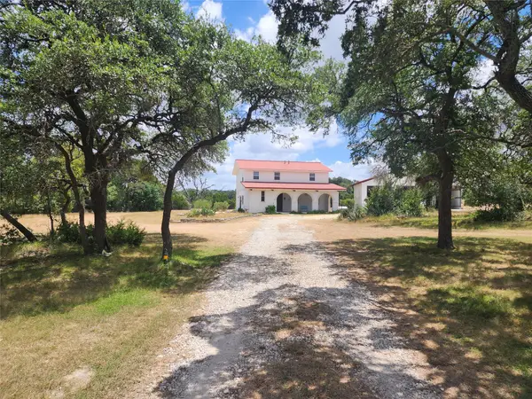 500 Spring Creek Rd, Florence, TX 76527