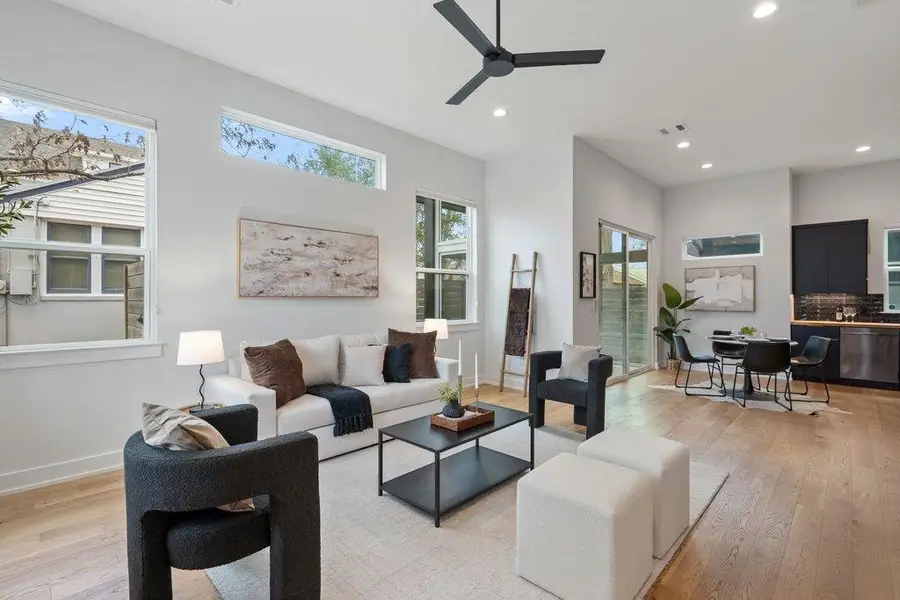 928 E 53rd 1/2 St, Austin, TX 78751 - Image #2