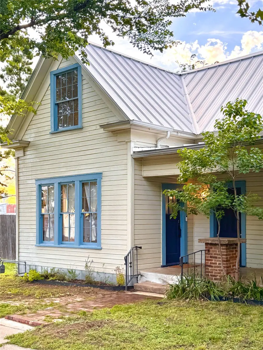 200 E Brenham St, Elgin, TX 78621 - #2