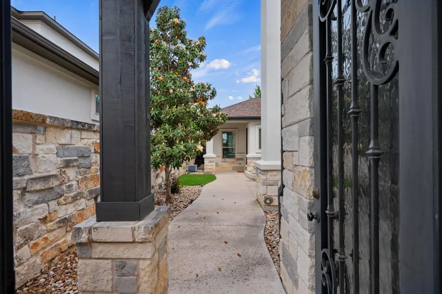 401 Skyflower Dr, Georgetown, TX 78628 - #2