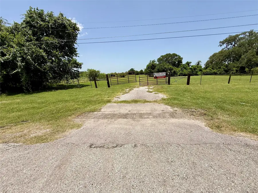 1629 Pecos St, Lockhart, TX 78644 - #3