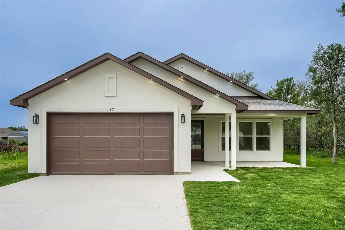 137 E Pauwela Ln, Bastrop, TX 78602 - #1
