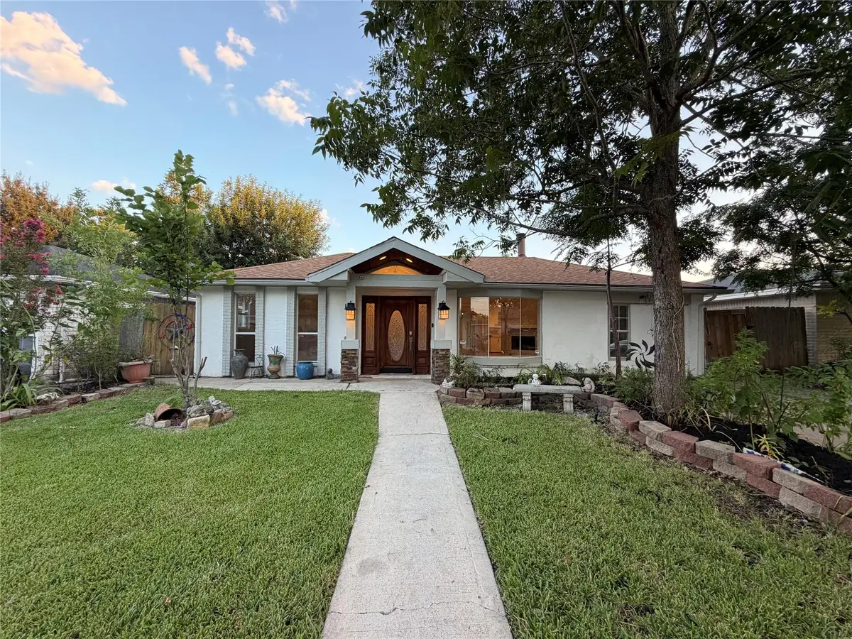 11631 Langdon Ln, Houston, TX 77072 - #1