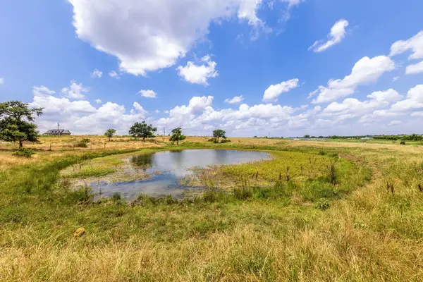 1997 County Rd 464, Coupland, TX 78615