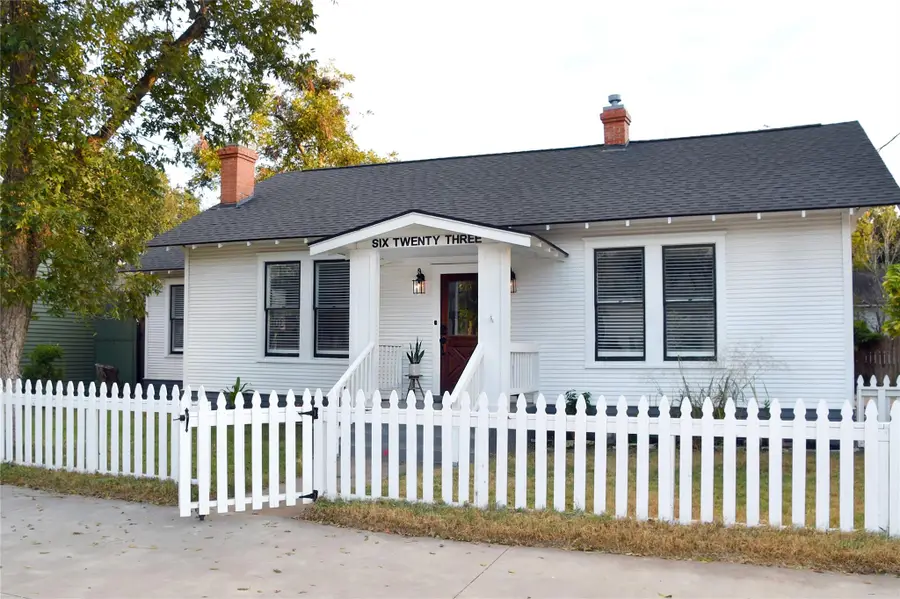 623 Walnut St, Columbus, TX 78934 - Image #3