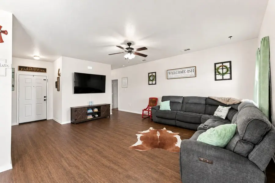 206 Brizendine Ave, Florence, TX 76527 - #3