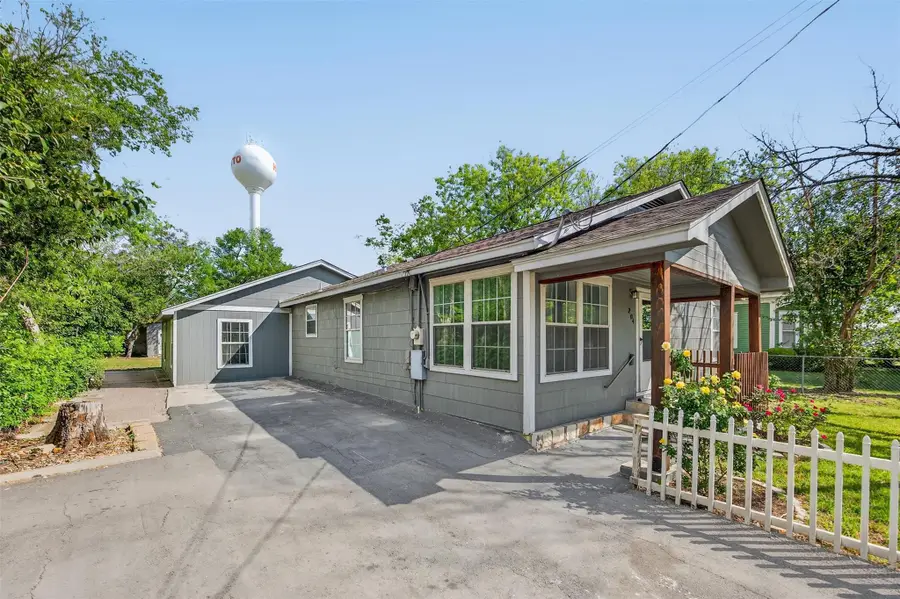 204 Taylor St, Hutto, TX 78634 - #2