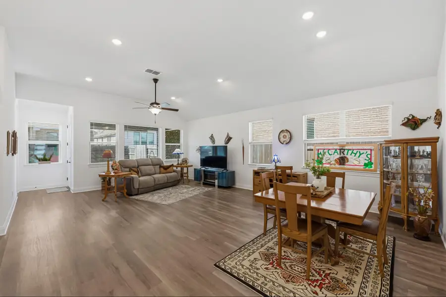 602 Jefferson Dr, Kyle, TX 78640 - #3