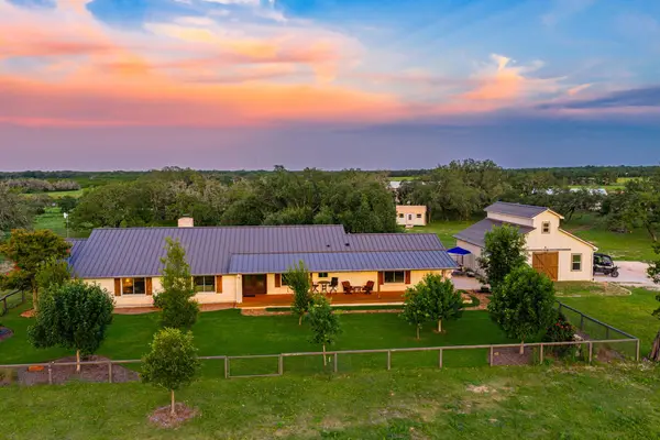 2055 Cr 284, Liberty Hill, TX 78642